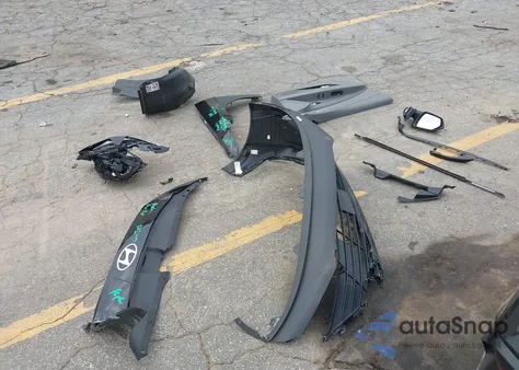 2024 Hyundai Elantra Sel from USA, damaged, VIN KMHLS4DG4RU688687